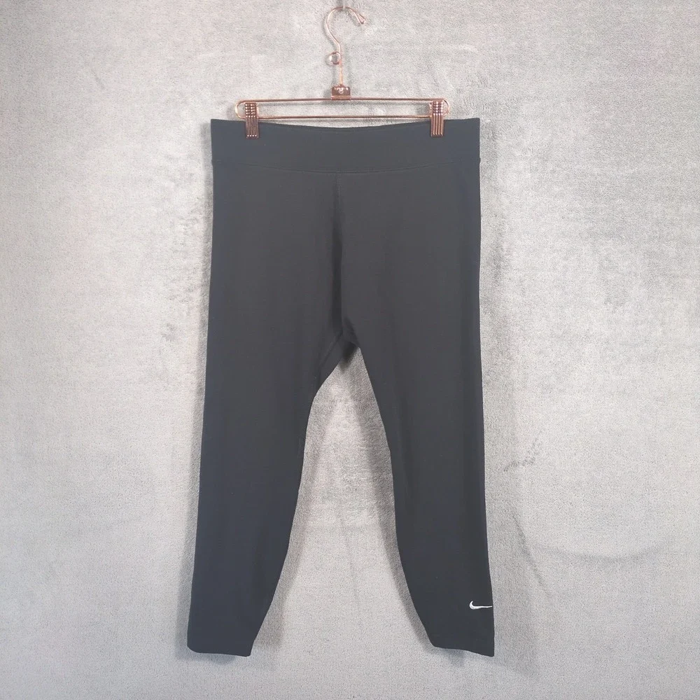 Nike Womens Black Cotton Blend Cropped Leggings Swoosh Logo Size Large‎